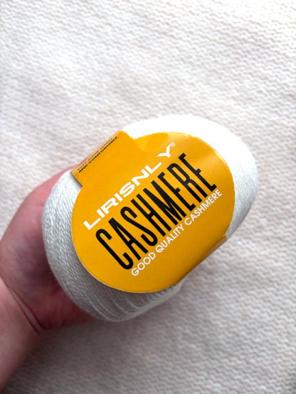 4 balls x 50g Cashmere yarn : 95% Cashmere + 5% Acrylic : 01 White