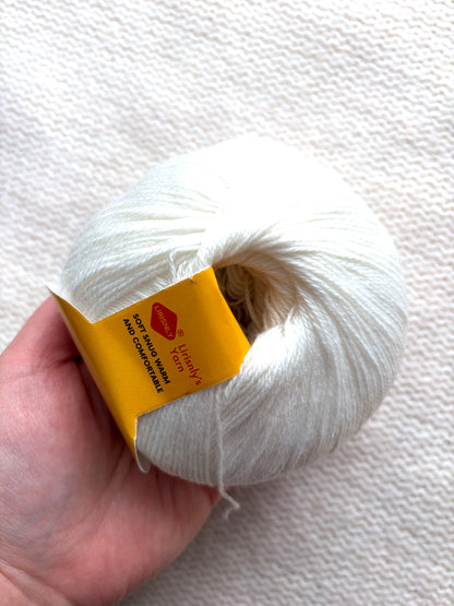 4 balls x 50g Cashmere yarn : 95% Cashmere + 5% Acrylic : 01 White