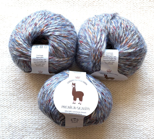 3 balls x 50g Alpaca yarn : 90% Alpaca + 10% Anti Pilling Fiber : 04 Blue
