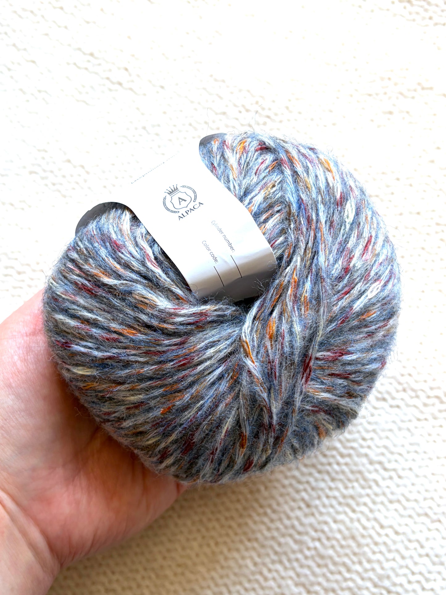 3 balls x 50g Alpaca yarn : 90% Alpaca + 10% Anti Pilling Fiber : 04 Blue
