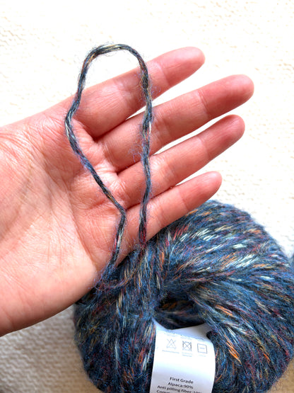 3 balls x 50g Alpaca yarn : 90% Alpaca + 10% Anti Pilling Fiber : 06 Navy