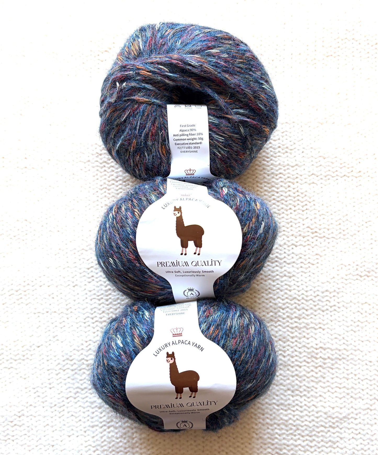 3 balls x 50g Alpaca yarn : 90% Alpaca + 10% Anti Pilling Fiber : 06 Navy