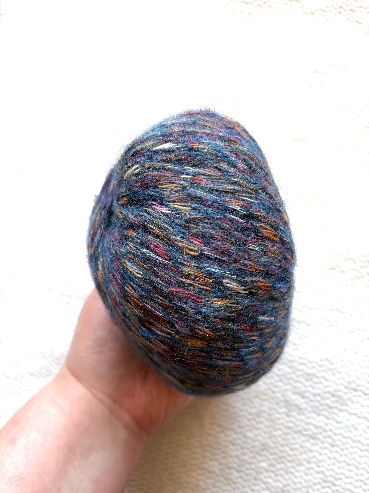 3 balls x 50g Alpaca yarn : 90% Alpaca + 10% Anti Pilling Fiber : 06 Navy