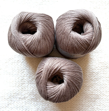 3 balls x 50g Cashmere Ultra Soft Yarn : 80% Cashmere : 23 Chocolate