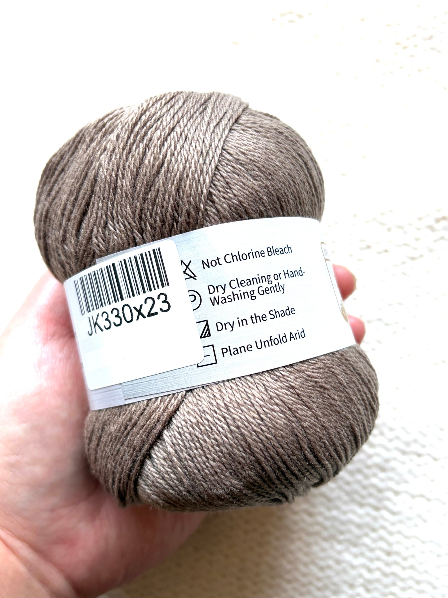 3 balls x 50g Cashmere Ultra Soft Yarn : 80% Cashmere : 23 Chocolate