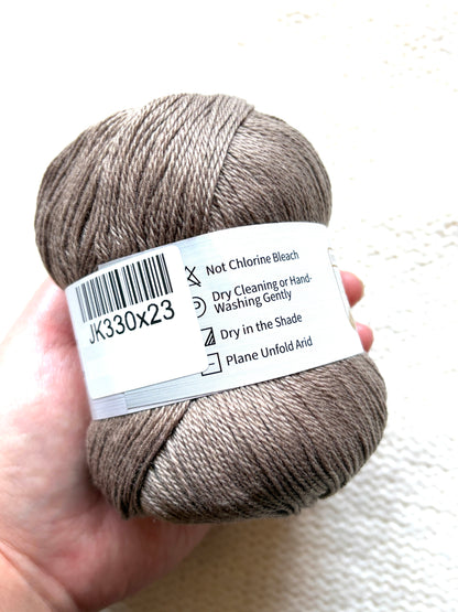 3 balls x 50g Cashmere Ultra Soft Yarn : 80% Cashmere : 23 Chocolate