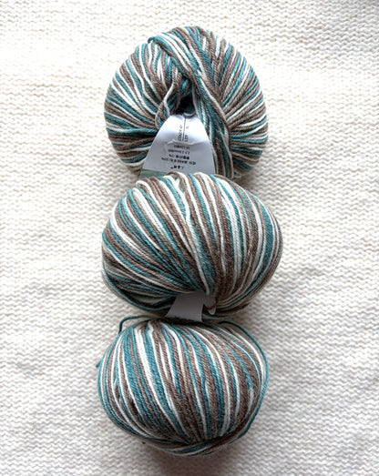 3 balls x 50g Fancy Wool Blend  yarn : 95% Wool : Colour 07 Coastal Breeze