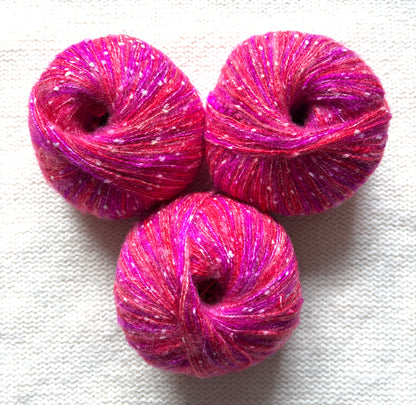 3 balls x 50g Mohair Blend yarn : Mohair + Polyamide + Acrylic : 23 Pink Red
