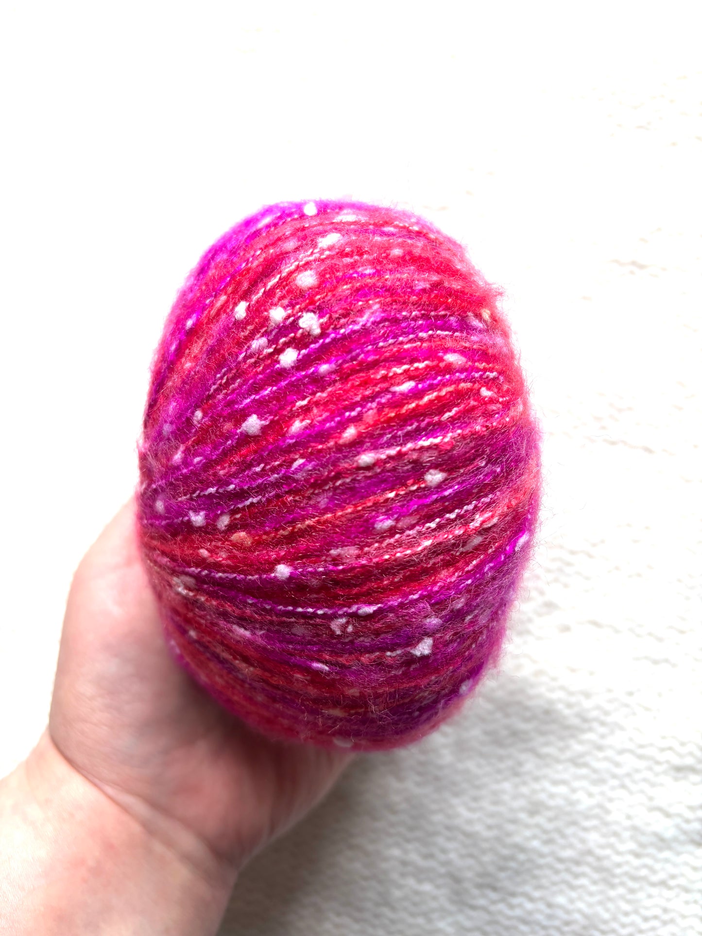 3 balls x 50g Mohair Blend yarn : Mohair + Polyamide + Acrylic : 23 Pink Red