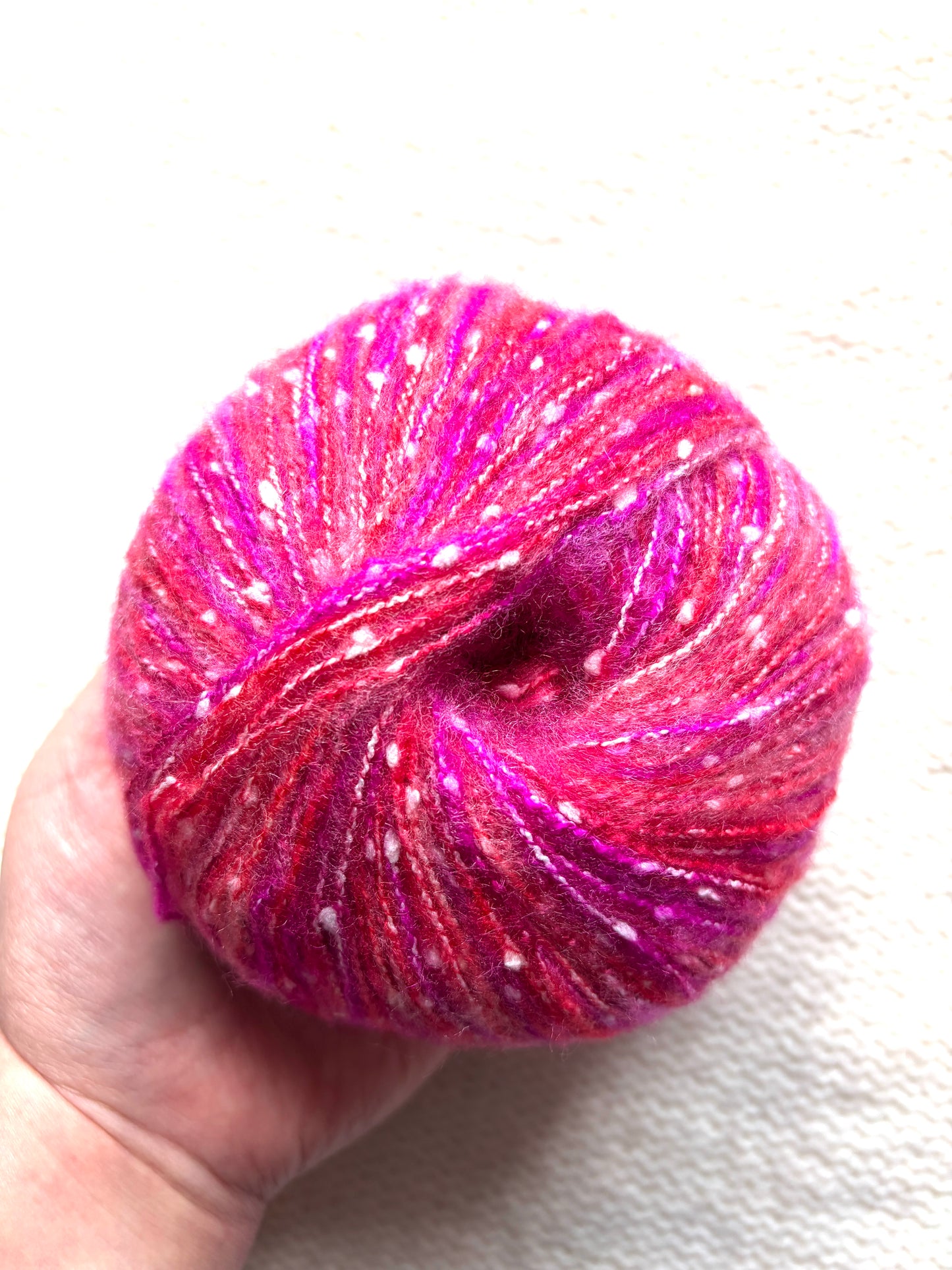 3 balls x 50g Mohair Blend yarn : Mohair + Polyamide + Acrylic : 23 Pink Red