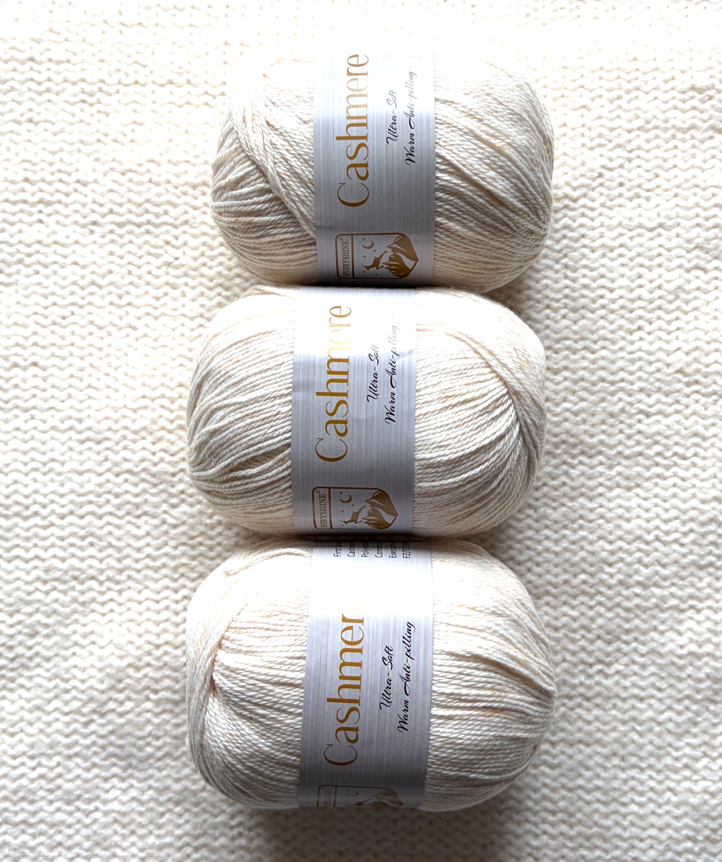 3 balls x 50g Cashmere Ultra Soft Yarn : 80% Cashmere : 02 Cream