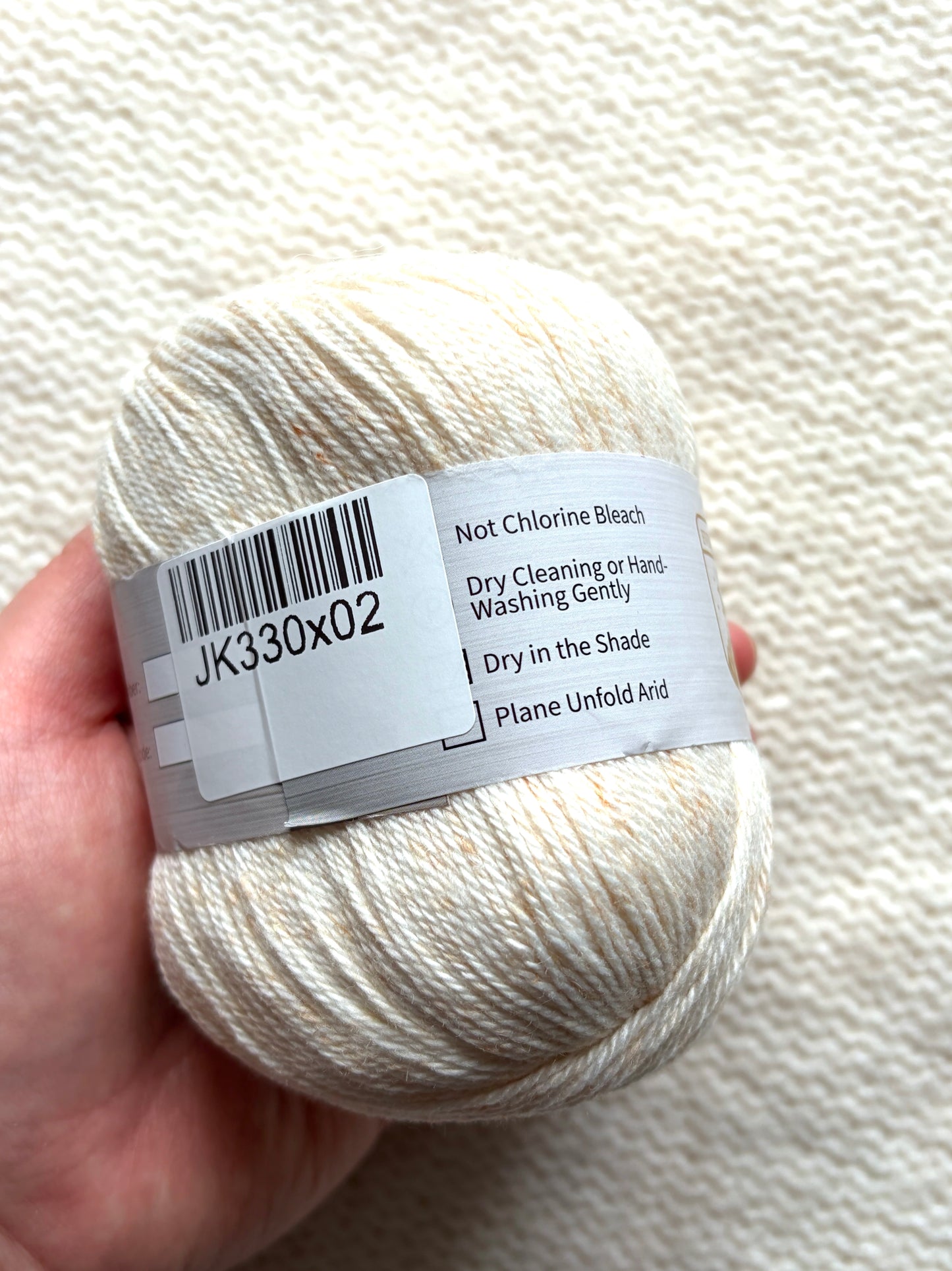 3 balls x 50g Cashmere Ultra Soft Yarn : 80% Cashmere : 02 Cream