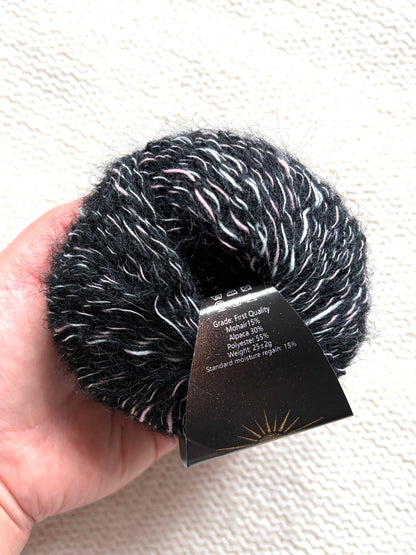6 balls x 25g Alpaca Mohair yarn : Mohair + Alpaca + Polyester : 15 Black