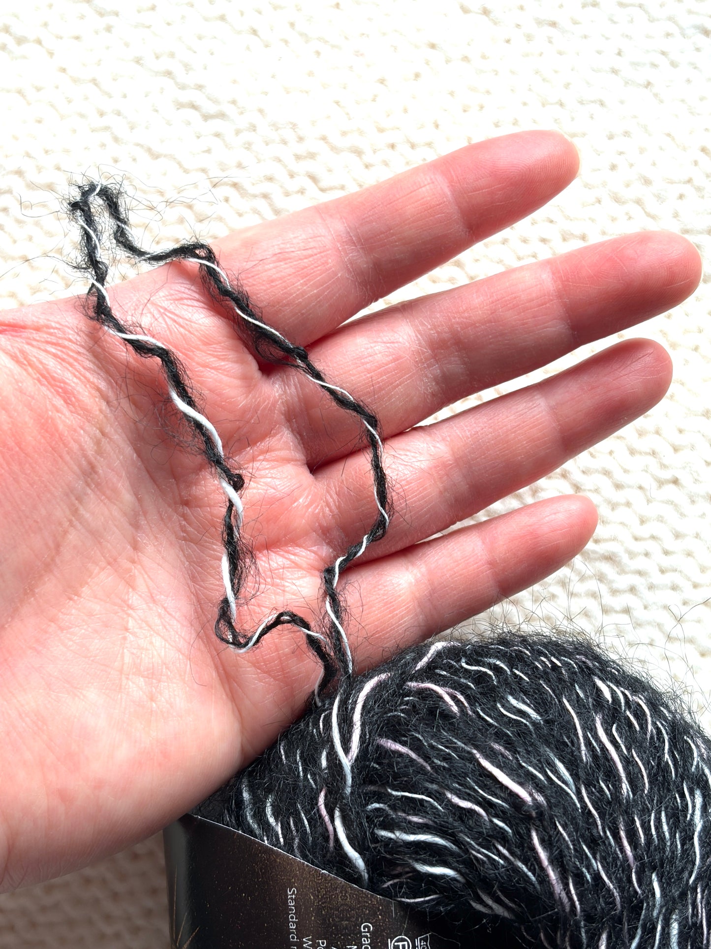 6 balls x 25g Alpaca Mohair yarn : Mohair + Alpaca + Polyester : 15 Black