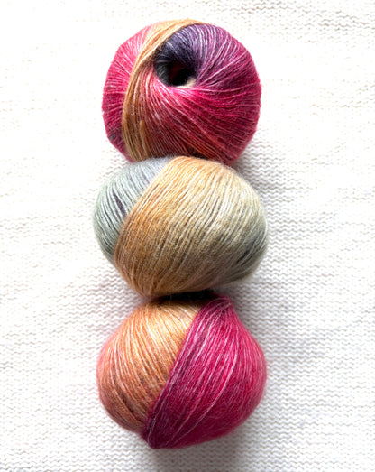3 balls x 50g 90% Cashmere yarn : Cashmere + Bamboo fiber : 20 Red Grey Gradient