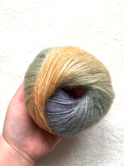 3 balls x 50g 90% Cashmere yarn : Cashmere + Bamboo fiber : 20 Red Grey Gradient
