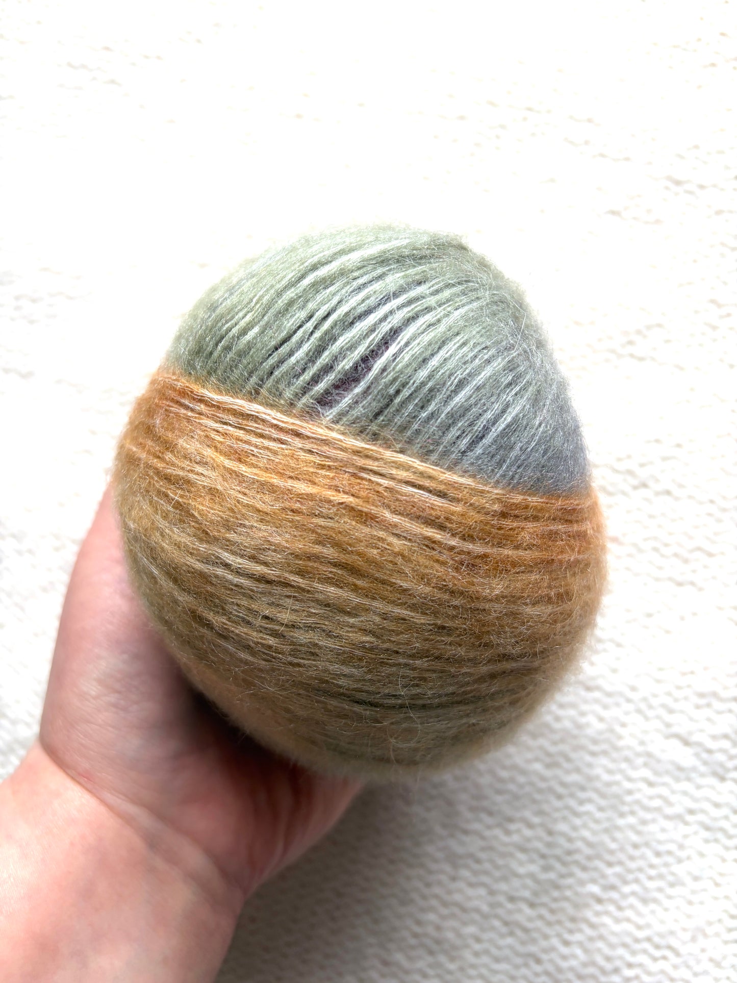3 balls x 50g 90% Cashmere yarn : Cashmere + Bamboo fiber : 20 Red Grey Gradient