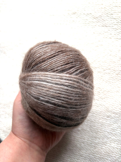 3 balls x 50g 90% Cashmere yarn : Cashmere + Bamboo fiber : 18 Black Brown Gradient