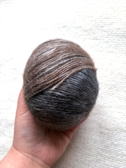 3 balls x 50g 90% Cashmere yarn : Cashmere + Bamboo fiber : 18 Black Brown Gradient