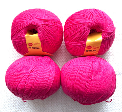 4 balls x 50g Cashmere yarn : 95% Cashmere + 5% Acrylic : 15 Bright Pink