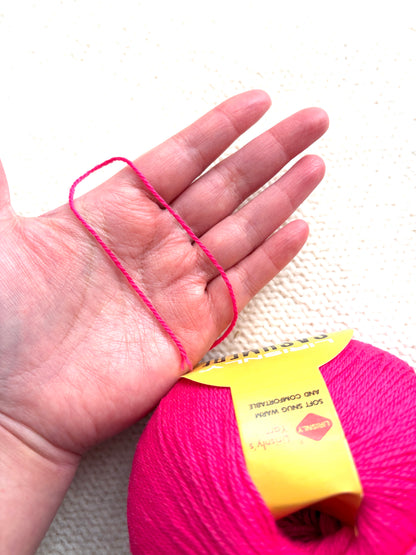 4 balls x 50g Cashmere yarn : 95% Cashmere + 5% Acrylic : 15 Bright Pink