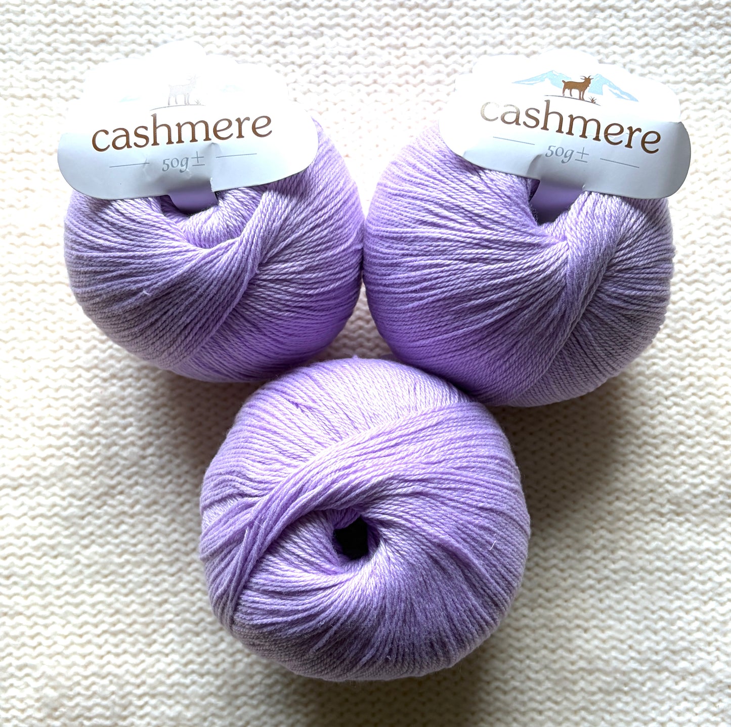 3 balls x 50g Cashmere yarn : 100% Cashmere : 24 Wisteria
