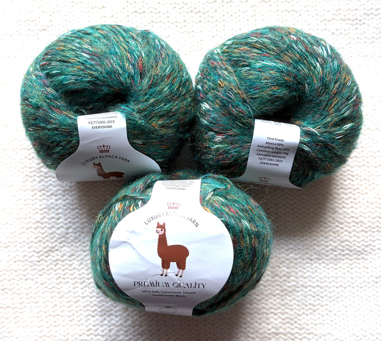 3 balls x 50g Alpaca yarn : 90% Alpaca + 10% Anti Pilling Fiber : 08 Kelly Green