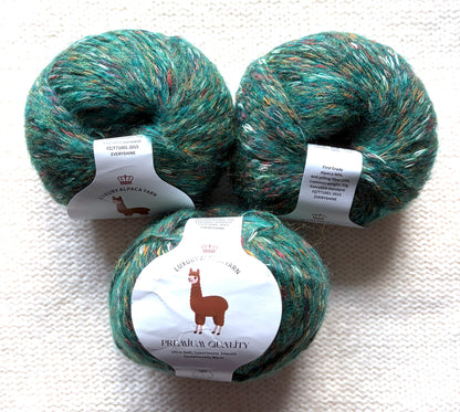 3 balls x 50g Alpaca yarn : 90% Alpaca + 10% Anti Pilling Fiber : 08 Kelly Green
