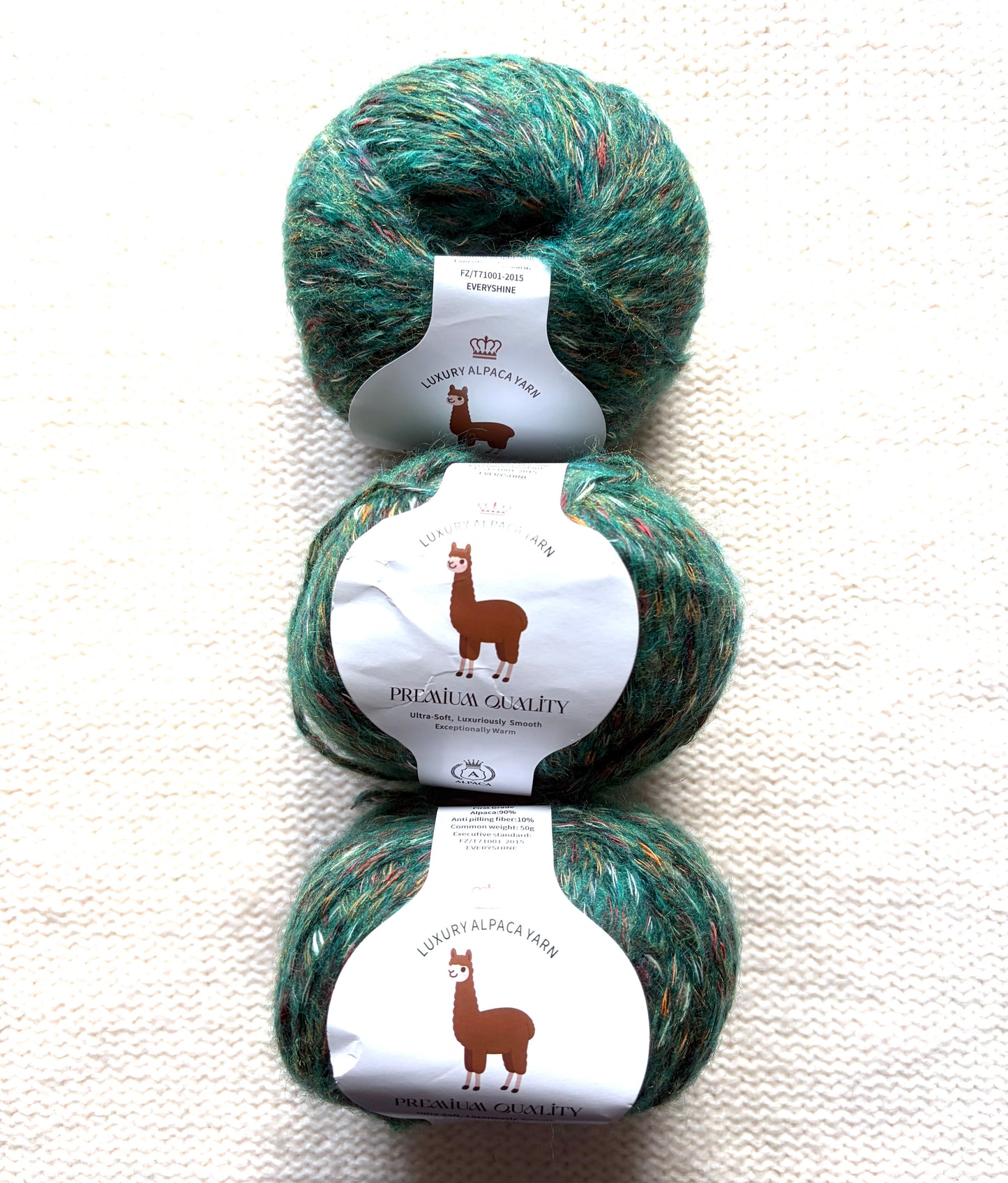 3 balls x 50g Alpaca yarn : 90% Alpaca + 10% Anti Pilling Fiber : 08 Kelly Green