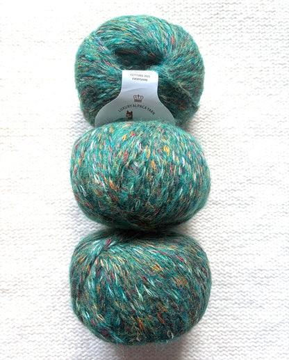 3 balls x 50g Alpaca yarn : 90% Alpaca + 10% Anti Pilling Fiber : 08 Kelly Green