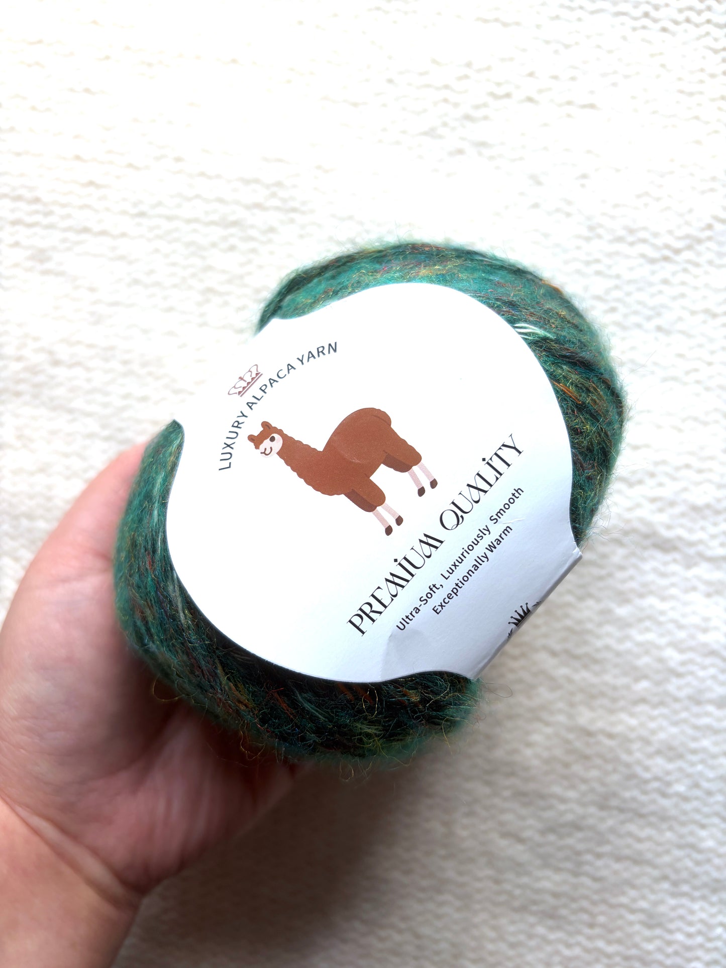 3 balls x 50g Alpaca yarn : 90% Alpaca + 10% Anti Pilling Fiber : 08 Kelly Green