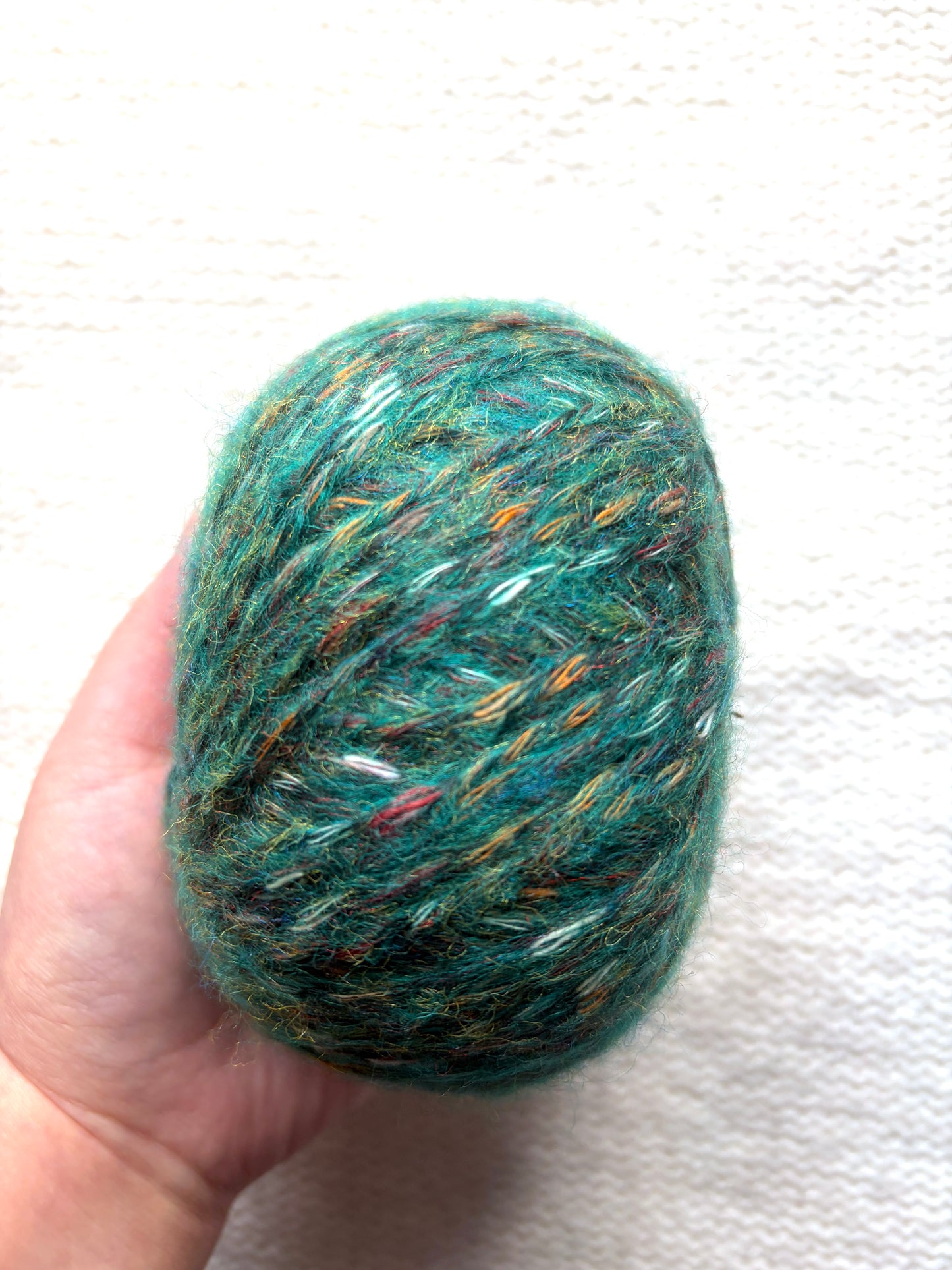 3 balls x 50g Alpaca yarn : 90% Alpaca + 10% Anti Pilling Fiber : 08 Kelly Green