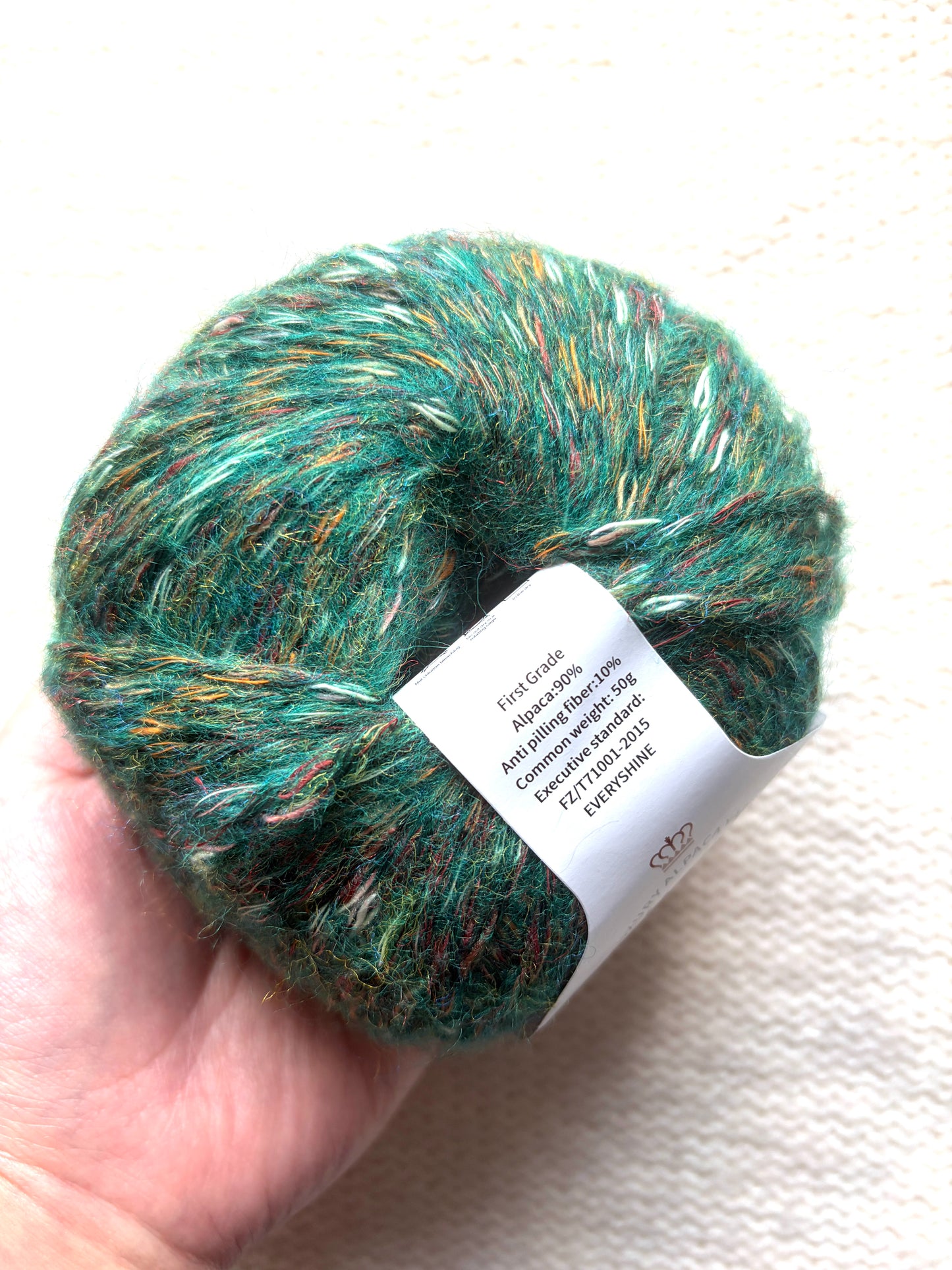 3 balls x 50g Alpaca yarn : 90% Alpaca + 10% Anti Pilling Fiber : 08 Kelly Green
