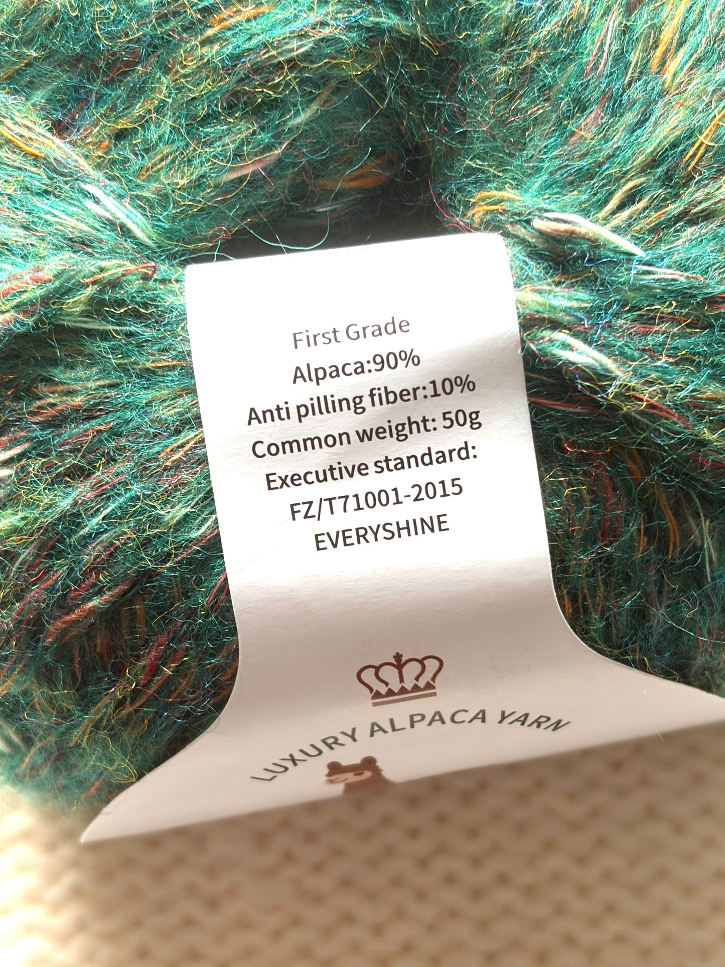 3 balls x 50g Alpaca yarn : 90% Alpaca + 10% Anti Pilling Fiber : 08 Kelly Green