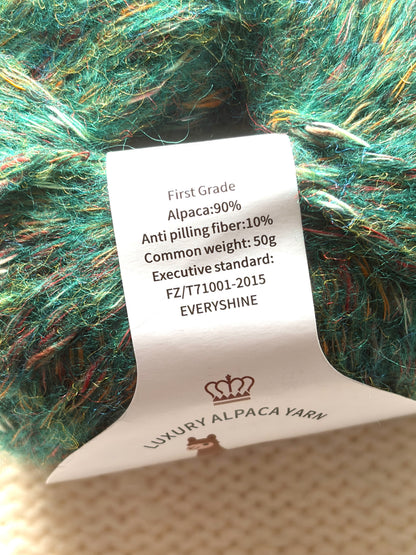 3 balls x 50g Alpaca yarn : 90% Alpaca + 10% Anti Pilling Fiber : 08 Kelly Green