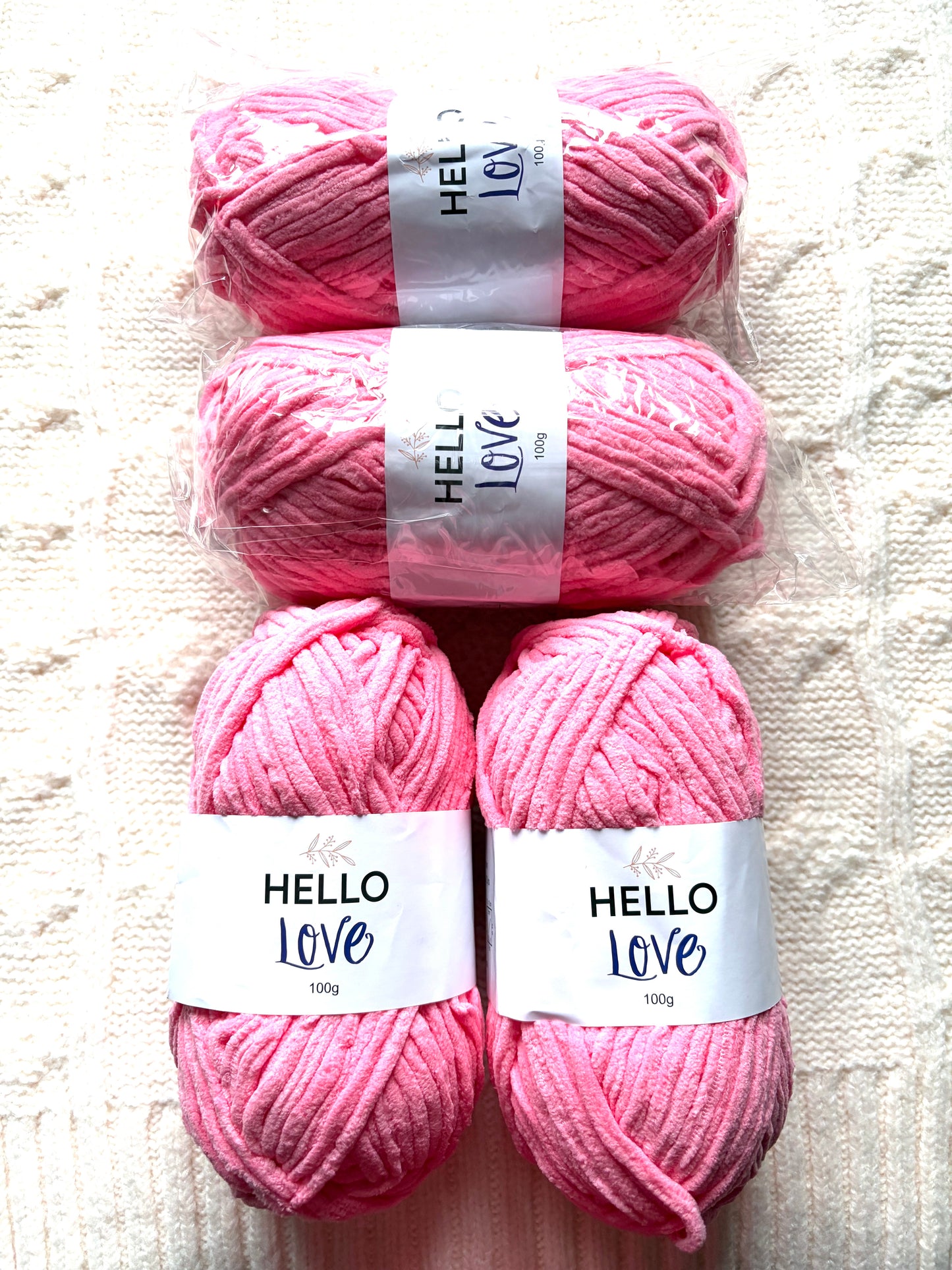 2 balls x 100g Hello Love Chenille Yarn Super Bulky Polyester - Soft Pink