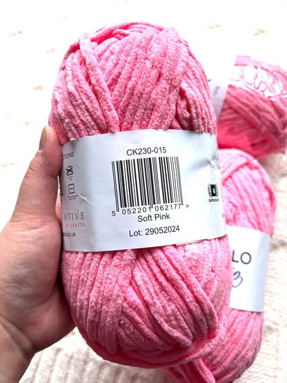 2 balls x 100g Hello Love Chenille Yarn Super Bulky Polyester - Soft Pink