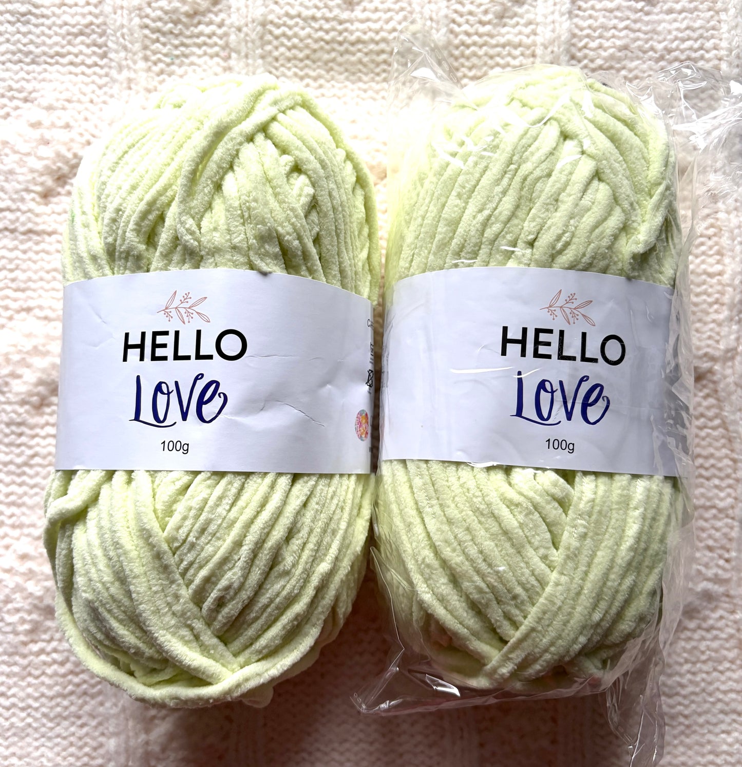 2 balls x 100g Hello Love Chenille Yarn Super Bulky Polyester - Pale Green