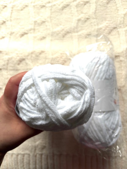 2 balls x 100g Hello Love Chenille Yarn Super Bulky Polyester - White