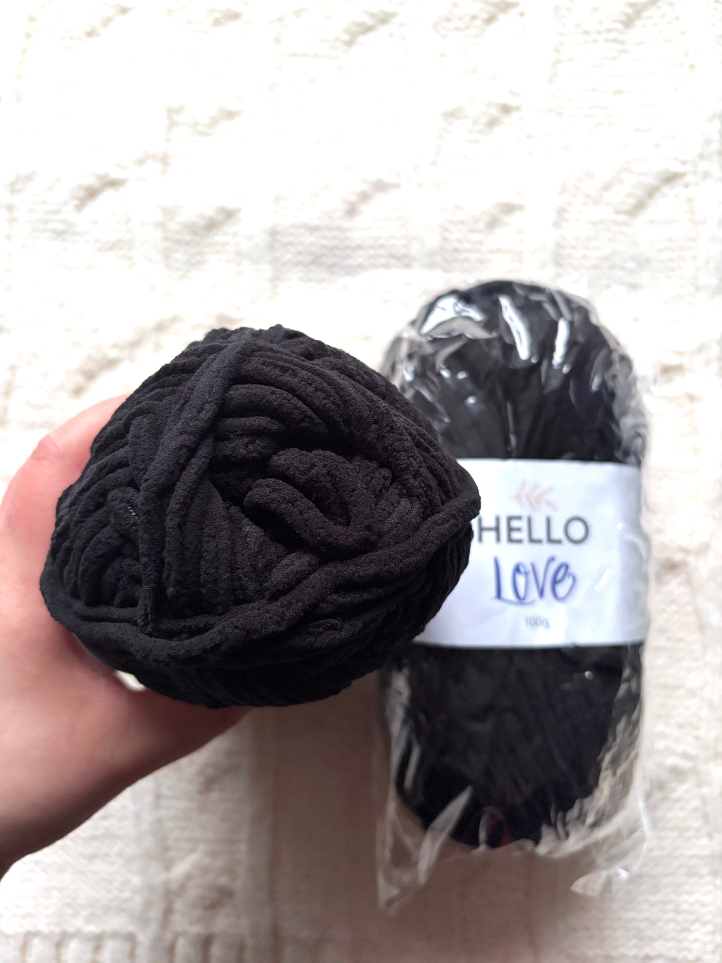2 balls x 100g Hello Love Chenille Yarn Super Bulky Polyester - Black