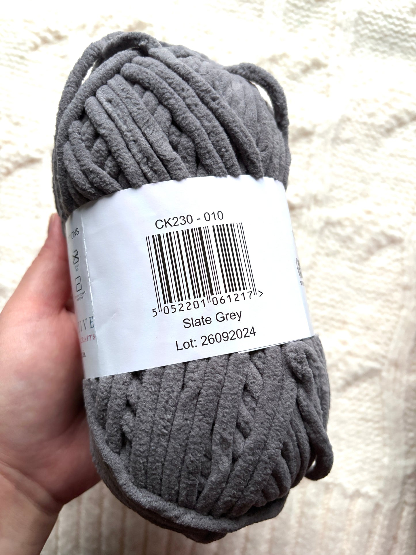 2 balls x 100g Hello Love Chenille Yarn Super Bulky Polyester - Slate Grey