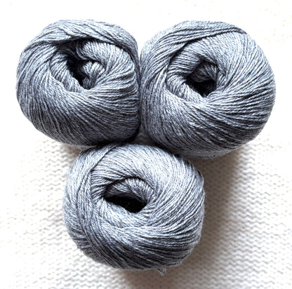 3 balls x 50g Cashmere Ultra Soft Yarn : 80% Cashmere : 06 Grey
