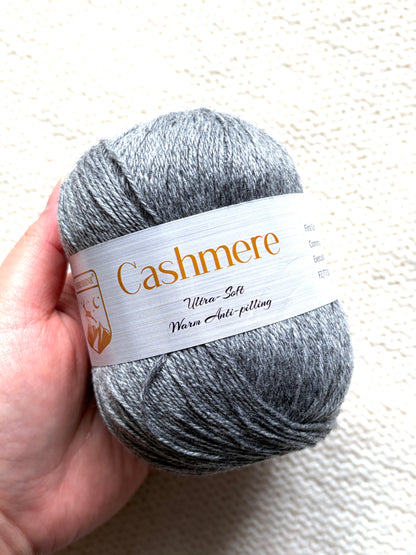 3 balls x 50g Cashmere Ultra Soft Yarn : 80% Cashmere : 06 Grey