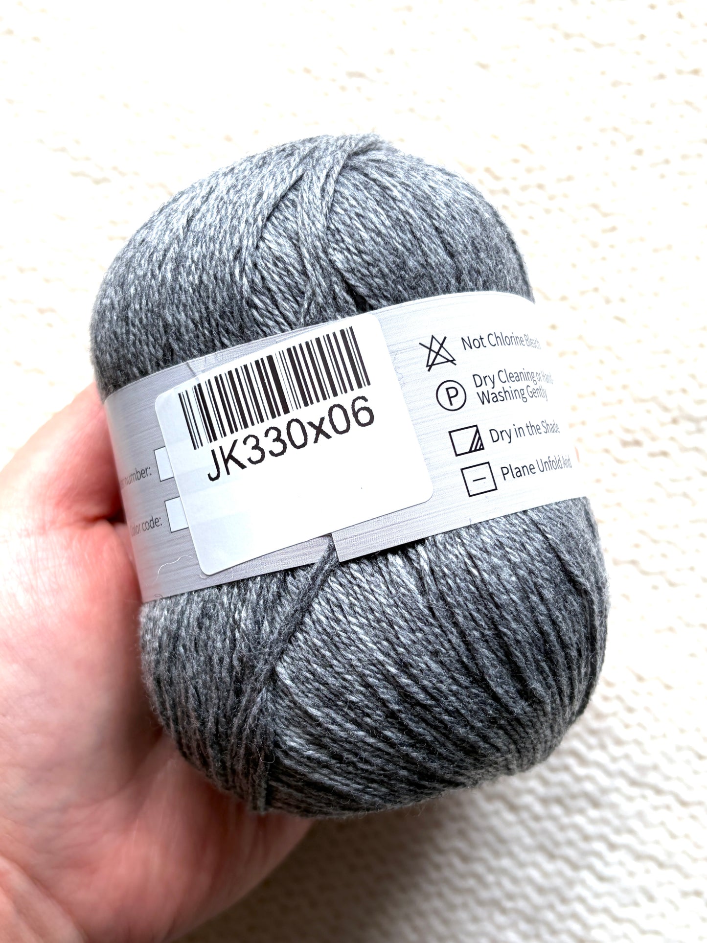 3 balls x 50g Cashmere Ultra Soft Yarn : 80% Cashmere : 06 Grey