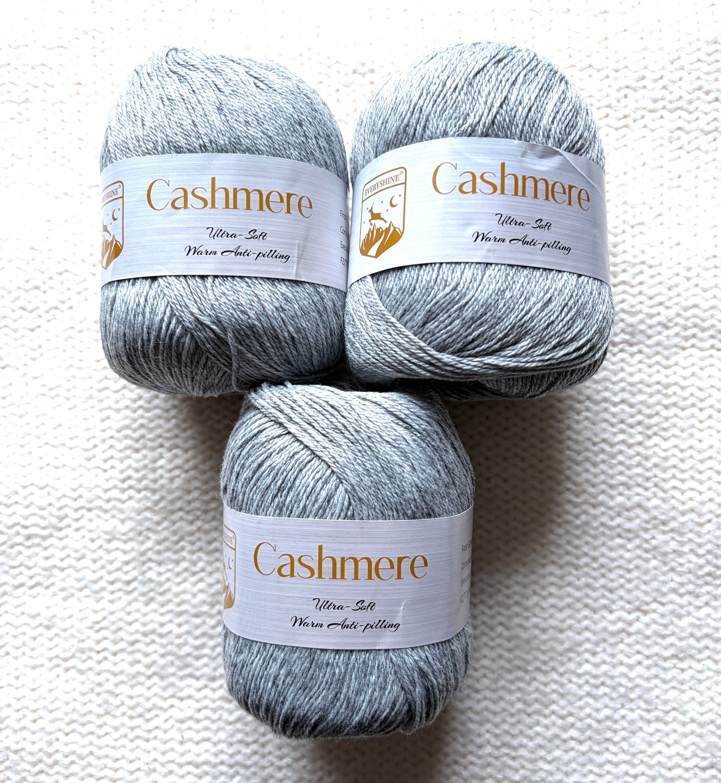 3 balls x 50g Cashmere Ultra Soft Yarn : 80% Cashmere : 19 Light Grey