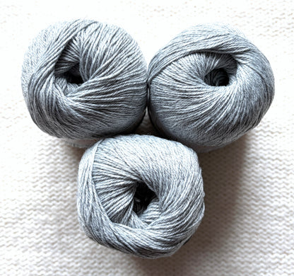 3 balls x 50g Cashmere Ultra Soft Yarn : 80% Cashmere : 19 Light Grey