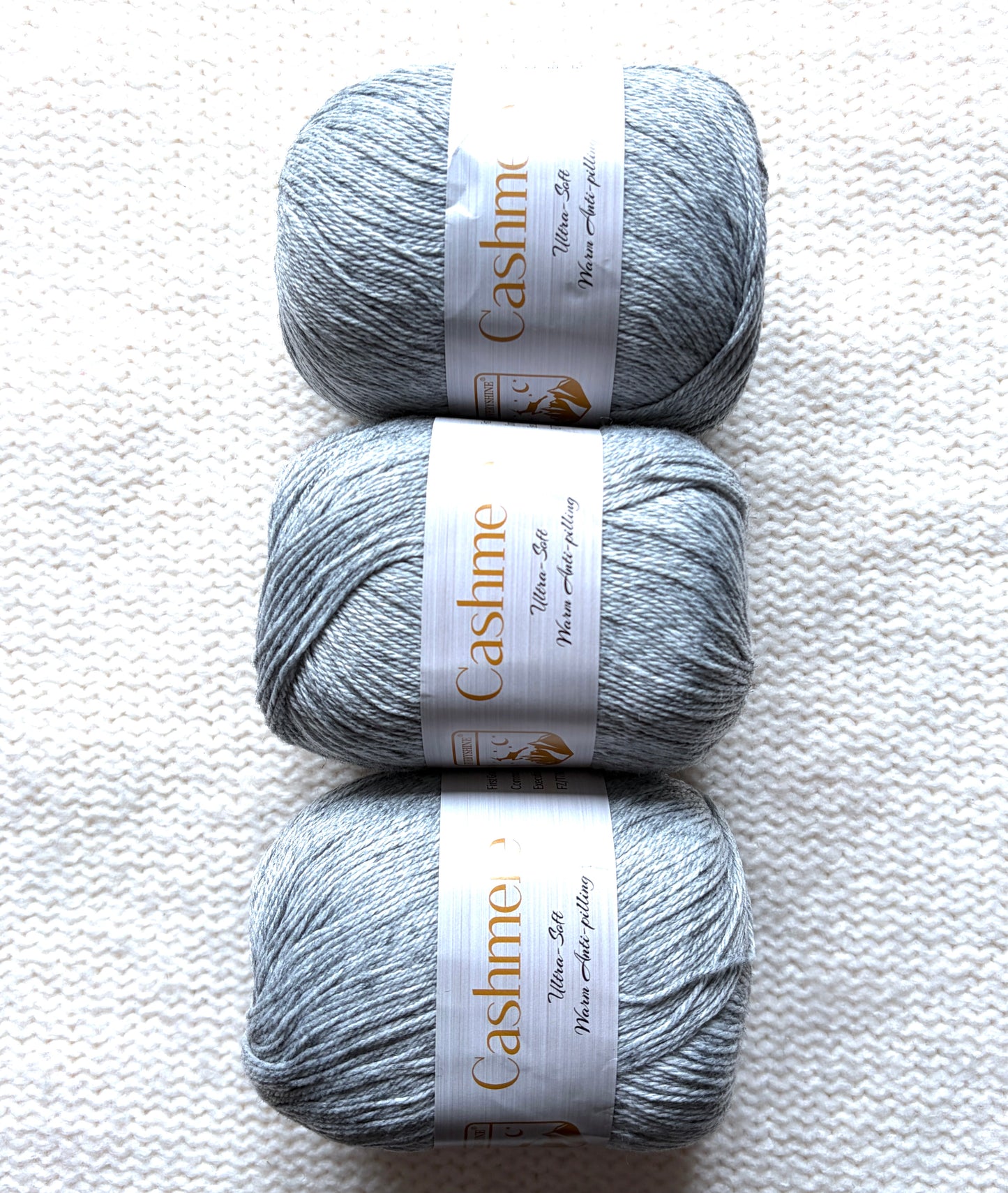 3 balls x 50g Cashmere Ultra Soft Yarn : 80% Cashmere : 19 Light Grey