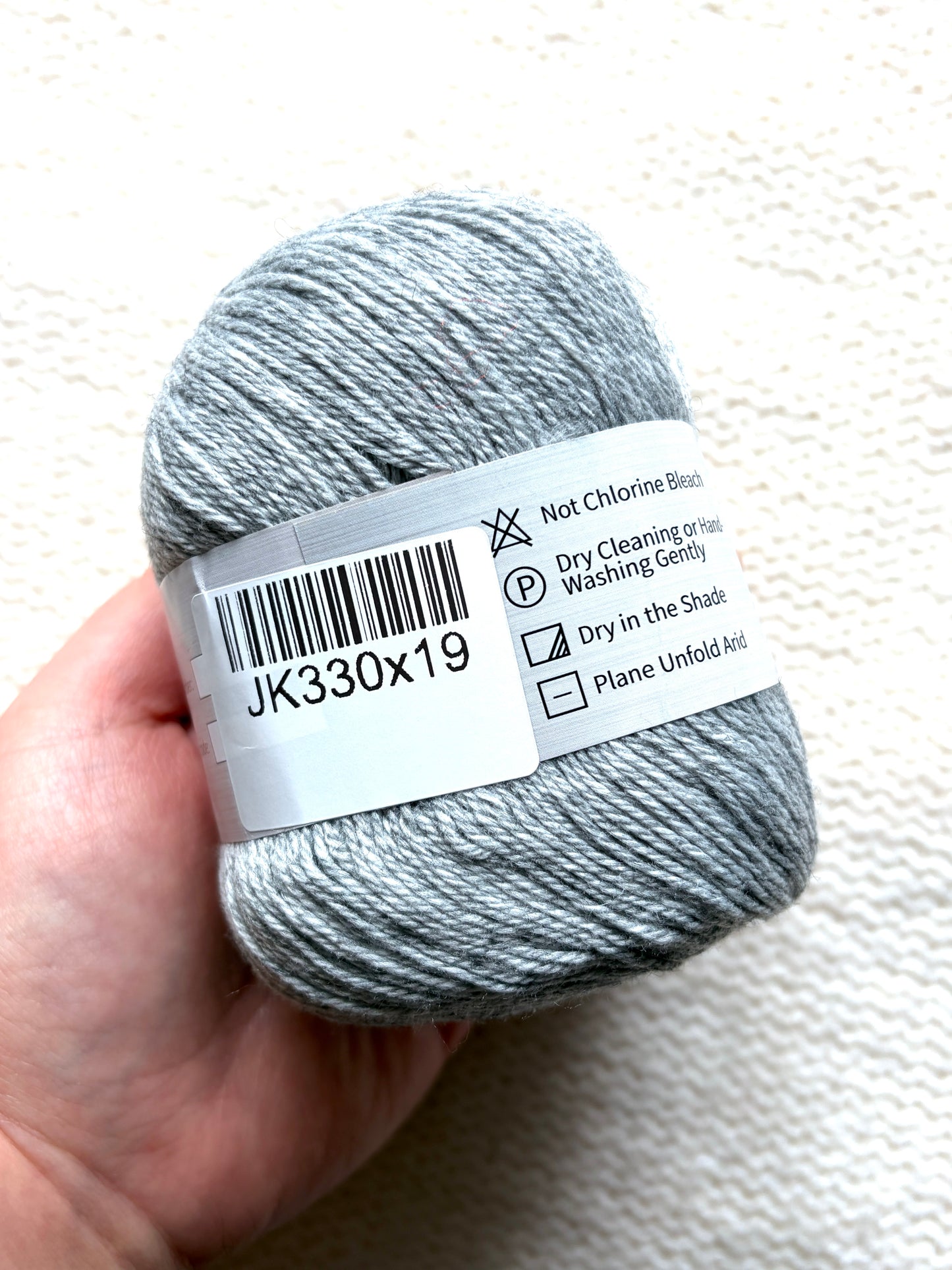3 balls x 50g Cashmere Ultra Soft Yarn : 80% Cashmere : 19 Light Grey
