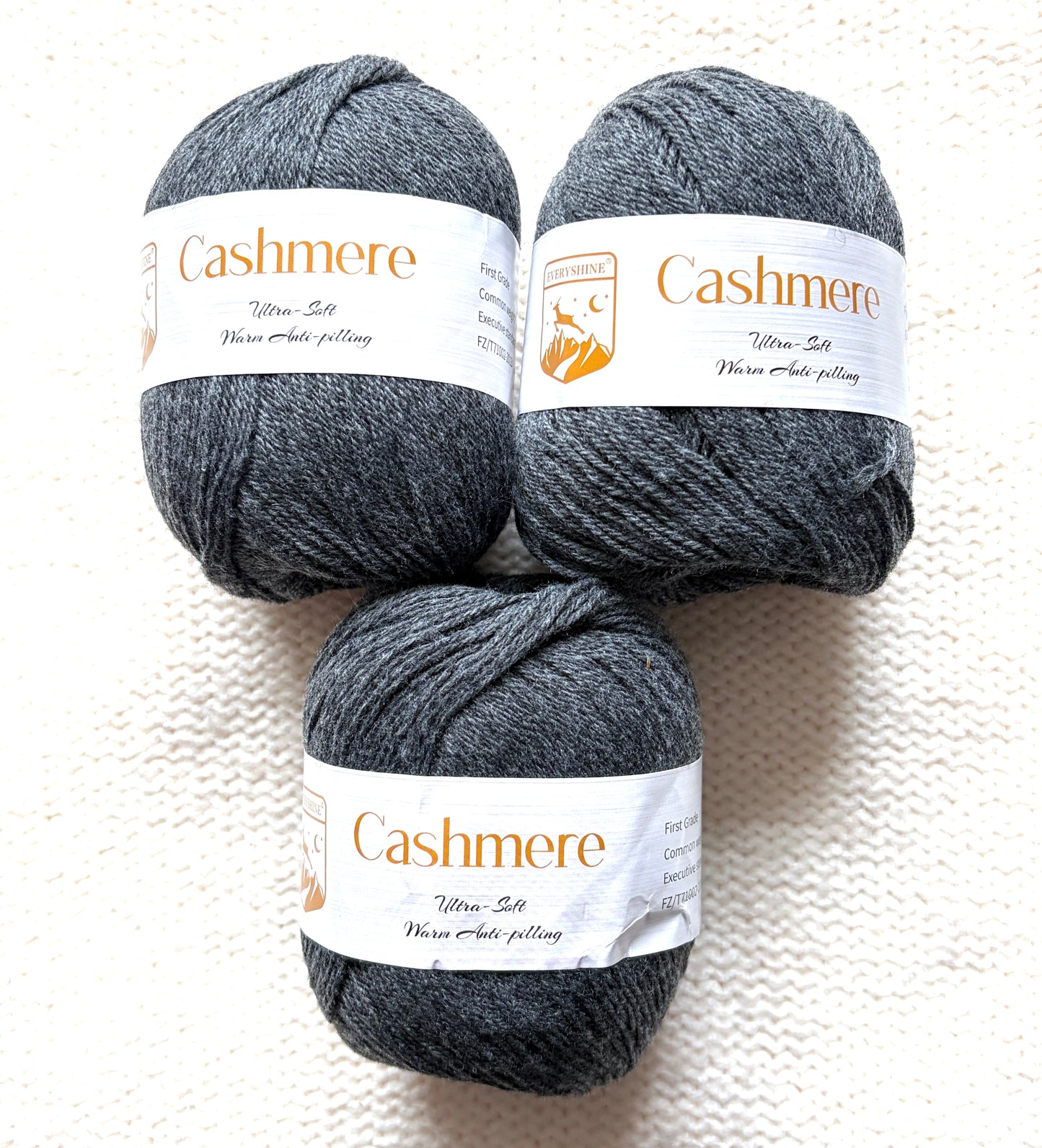 3 balls x 50g Cashmere Ultra Soft Yarn : 80% Cashmere : 25 Charcoal