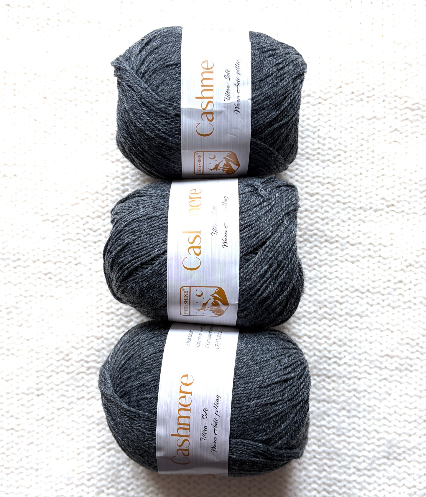 3 balls x 50g Cashmere Ultra Soft Yarn : 80% Cashmere : 25 Charcoal